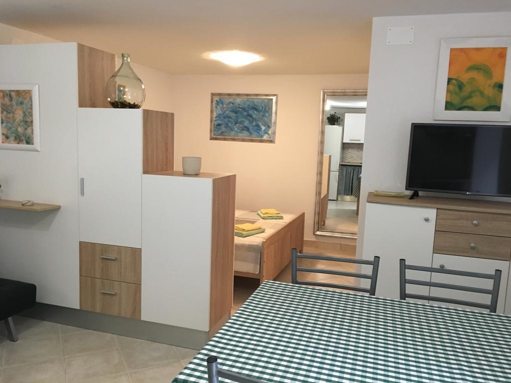 Apartment Filipas Cres Εξωτερικό φωτογραφία