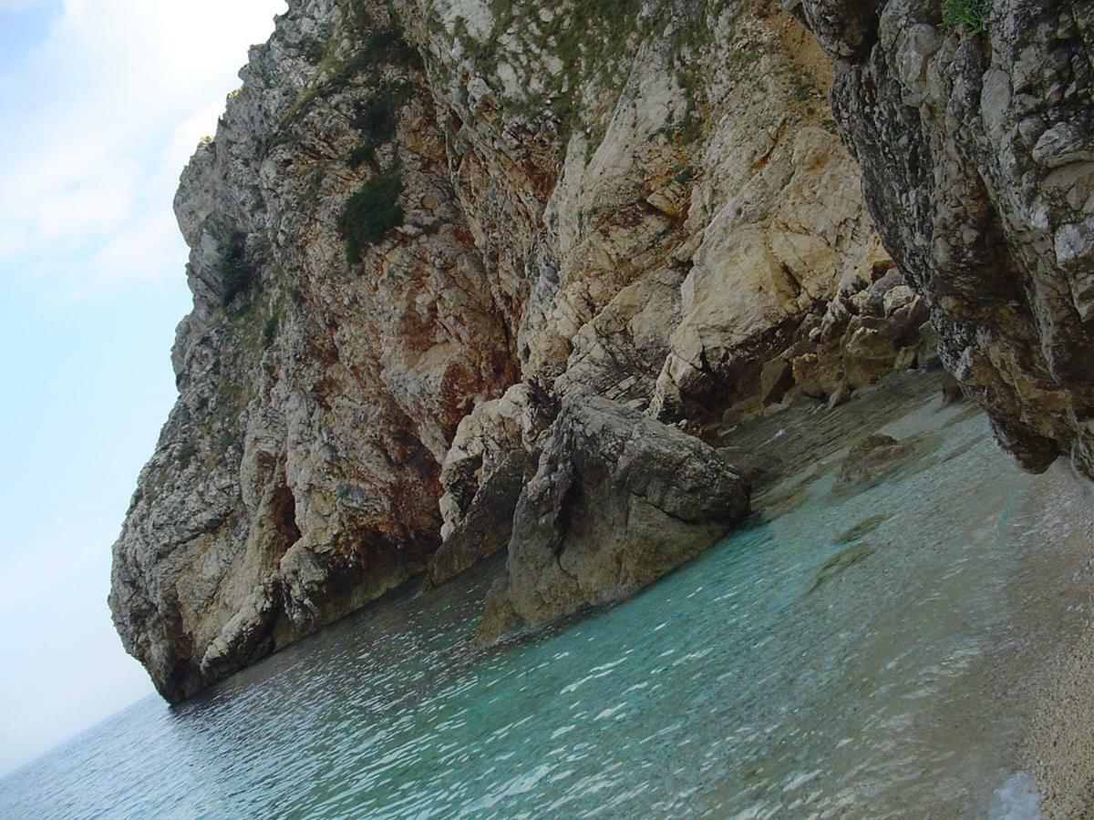 Apartment Filipas Cres Εξωτερικό φωτογραφία